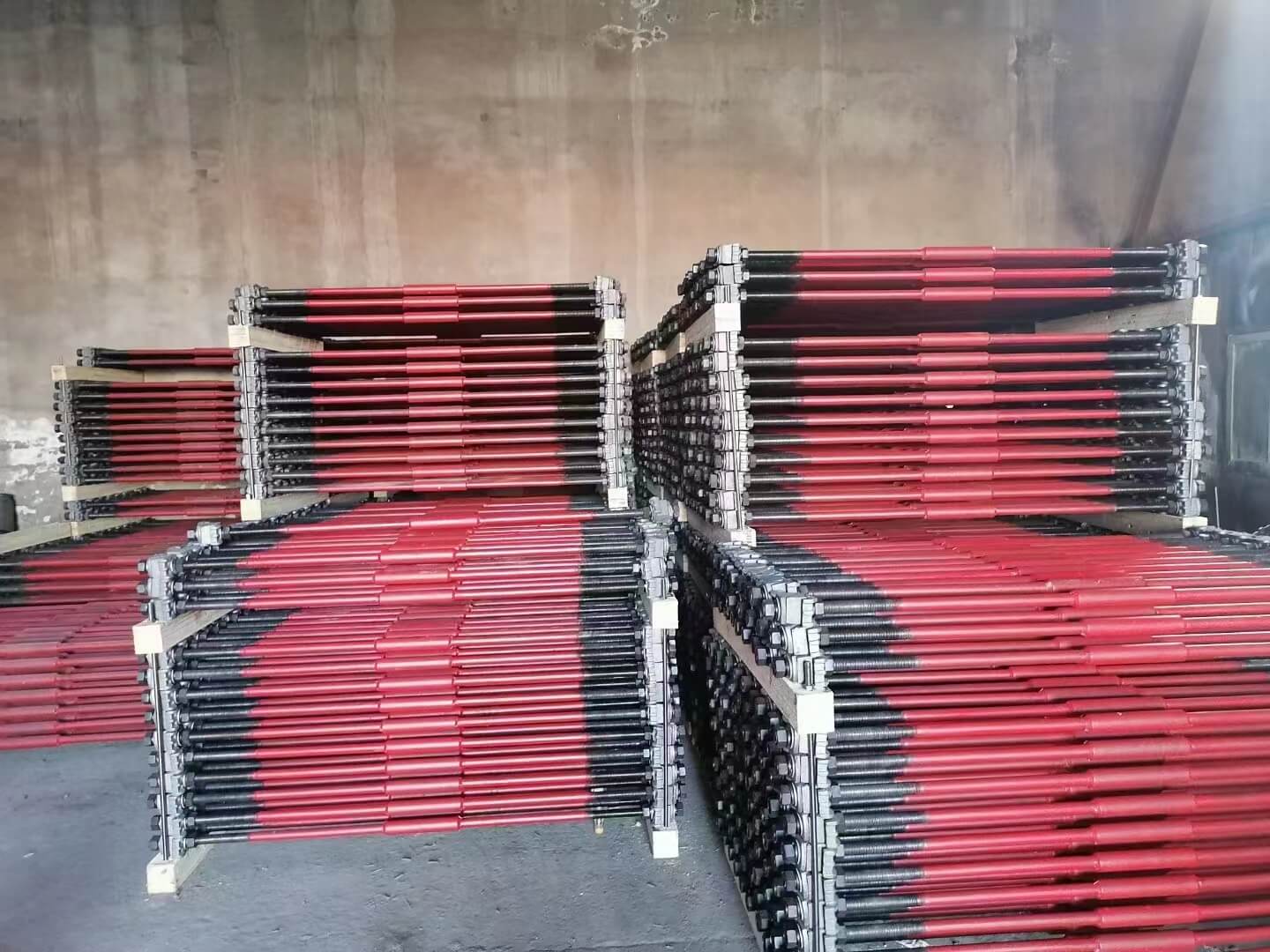 Rail insulating tie rod